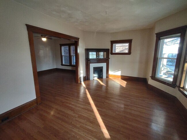 Building Photo - 1390-1390 W 91st St