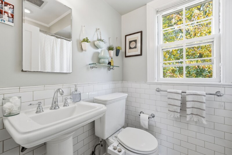 Building Photo - 2700 13th Rd S