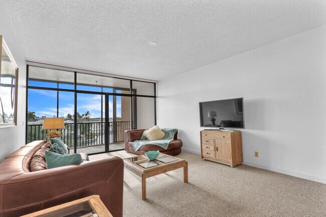 Building Photo - 11370 12 Oaks Way