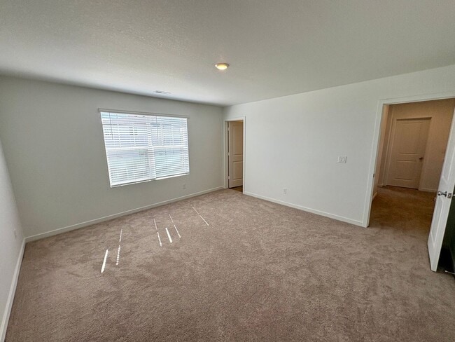 Building Photo - 4 Bed with Office, Brand New Home