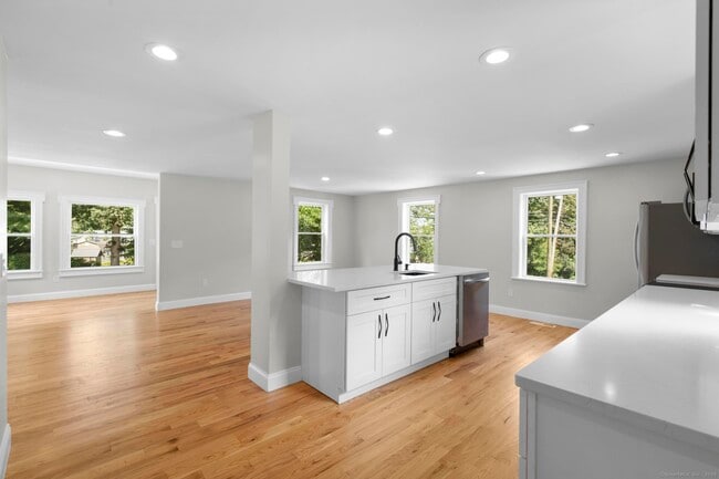 Building Photo - 48A E Pembroke Rd