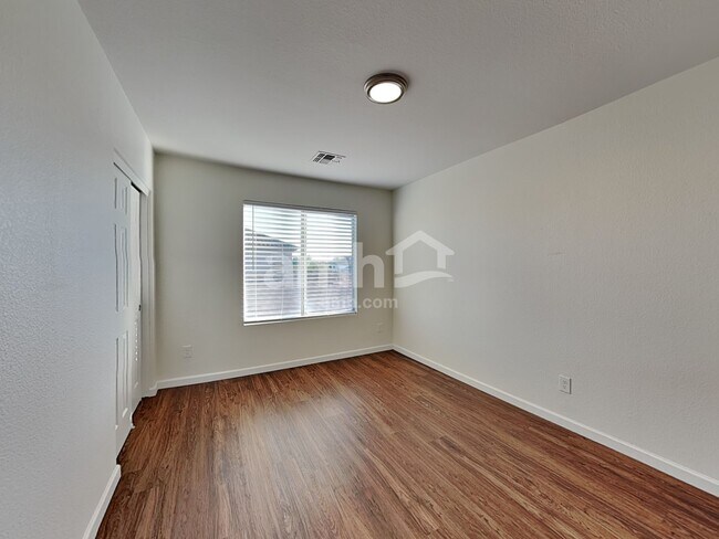 Building Photo - 40600 N Jay Ln