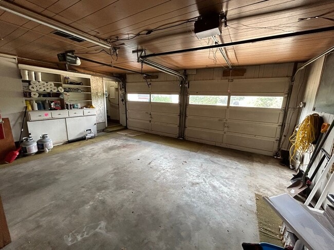 Building Photo - Fully furnished 3 bed 2 bath in Hamilton