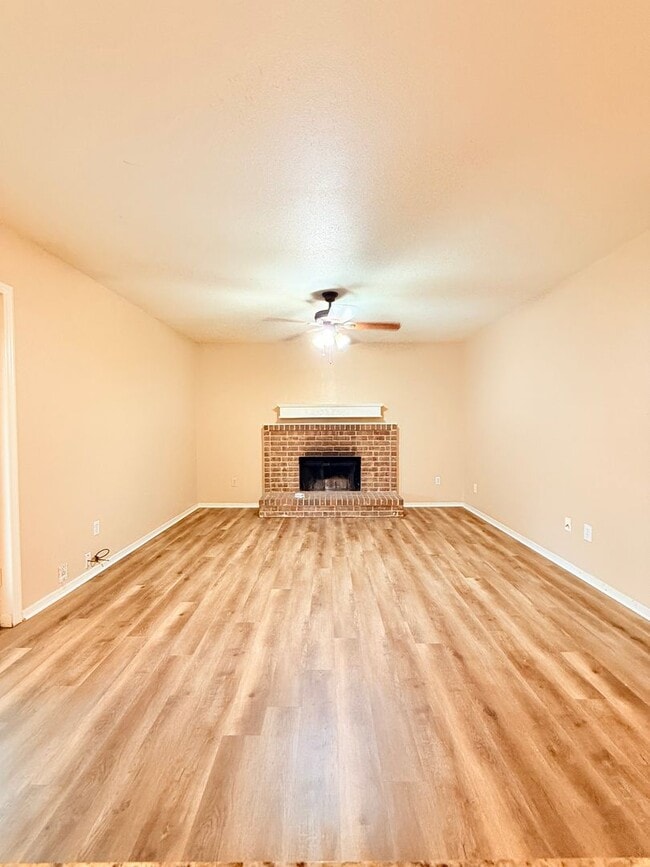 Building Photo - 3401 W Sage Ct