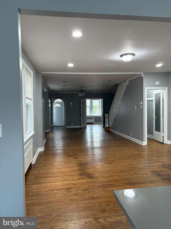 Building Photo - 5718 Woodbine Ave