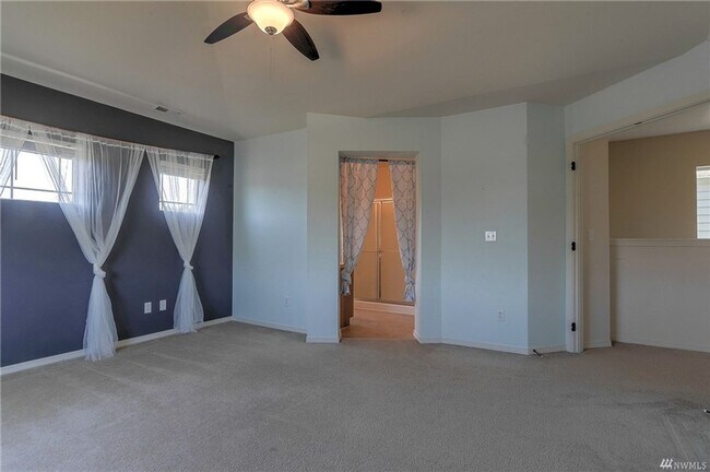 Building Photo - Large Lacey Four Bedroom, Corner Lot, Newl...