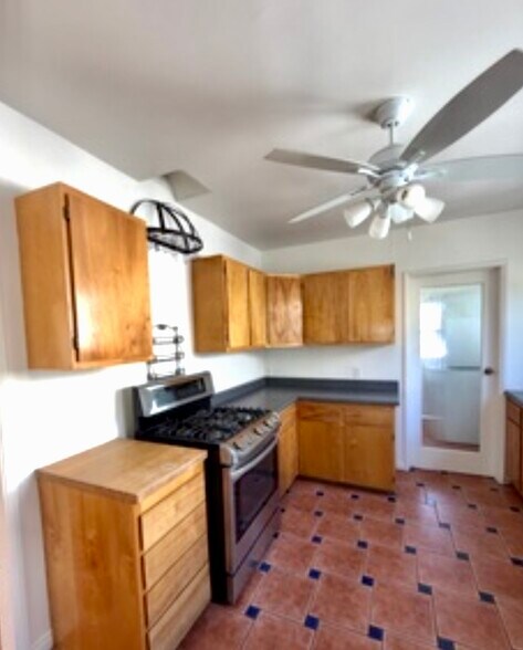 Building Photo - 6089 Cashio St