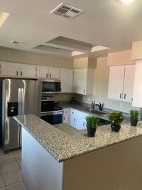 Building Photo - The Falls Upper Level 2 bed/2 bath with gr...