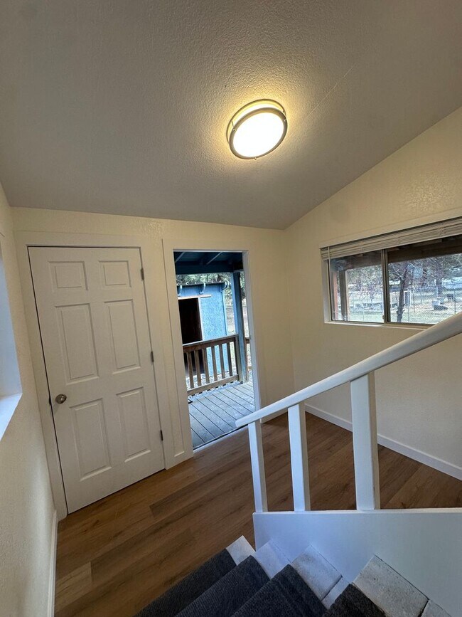 Building Photo - Completely Remodeled Home on 1 Acre in DRW