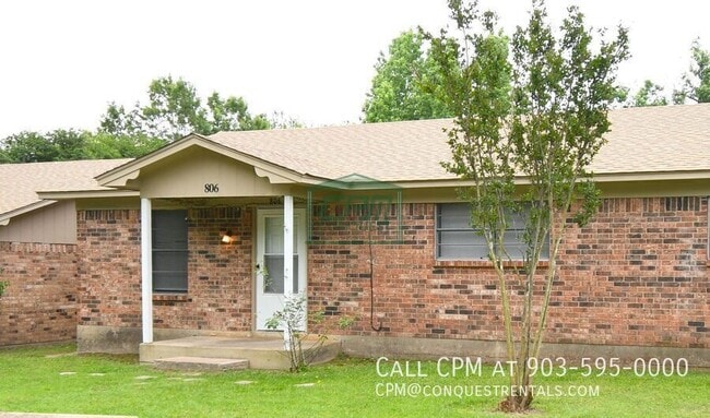 Building Photo - 806 Fleetwood-