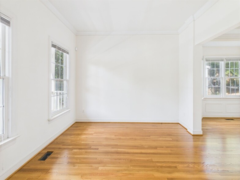 Building Photo - 401 Portwest Terrace