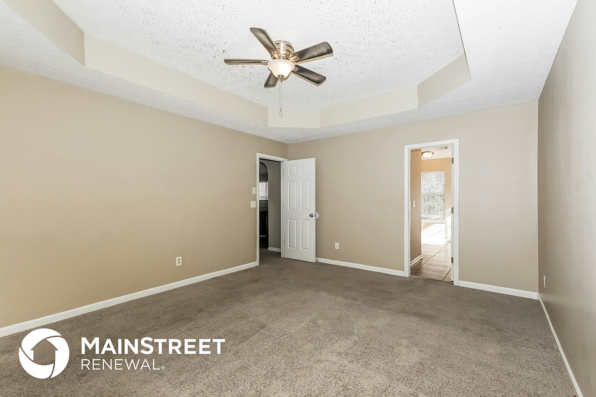 Building Photo - 10576 Day Lily Dr