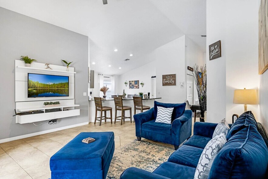 Building Photo - 2636 Willow Glen Cir