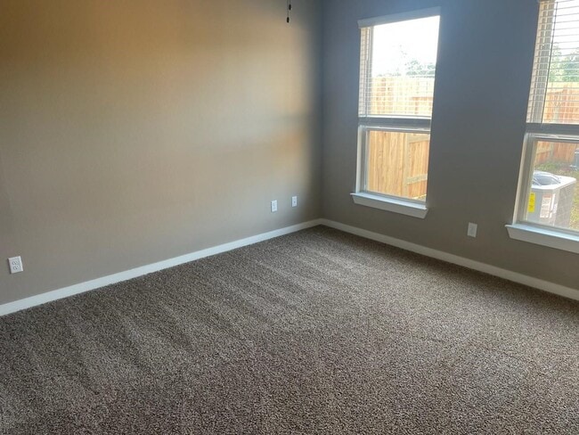 Building Photo - 9889 Grosbeak Ln