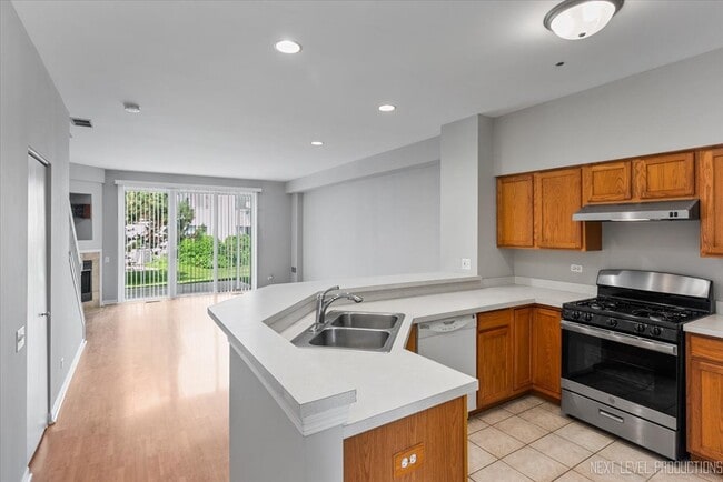 Building Photo - 2553 Carrolwood Rd