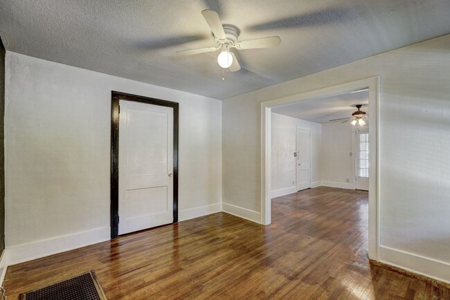 Building Photo - 1 Bed 1 Bath apartment in Okc close to Plaza District!