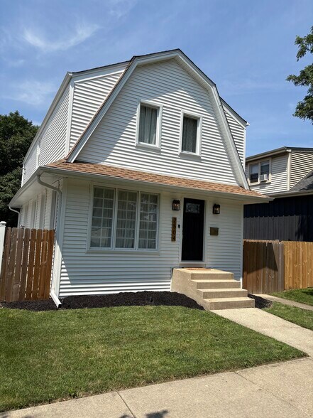 Building Photo - 2504 Budd St