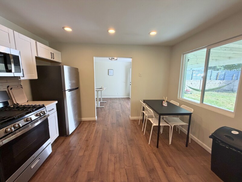 Building Photo - 1325 E Don Carlos Ave