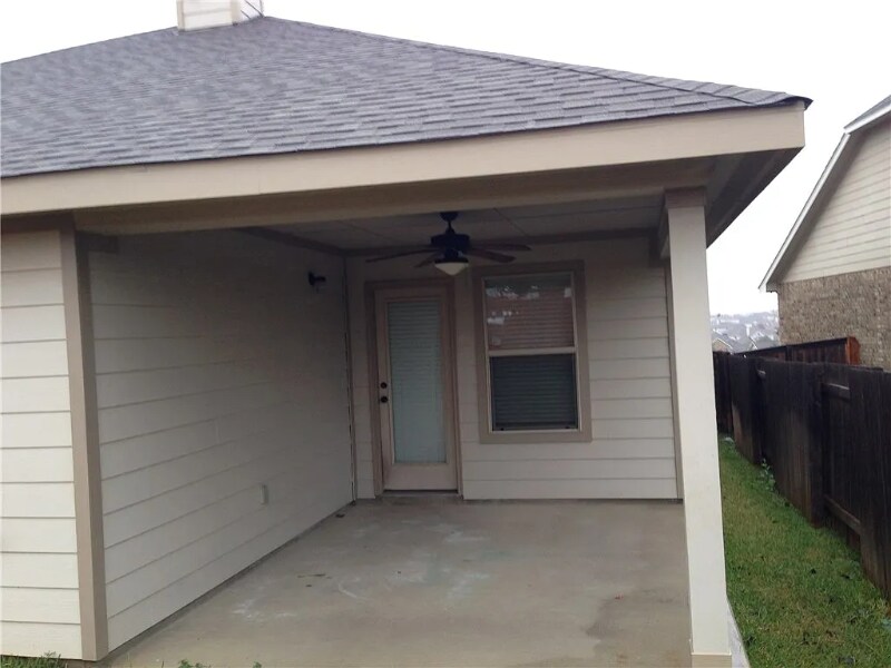 Building Photo - 1921 Autumn Run Ln