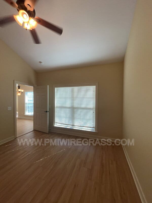 Building Photo - 306 Hidden Creek Cir