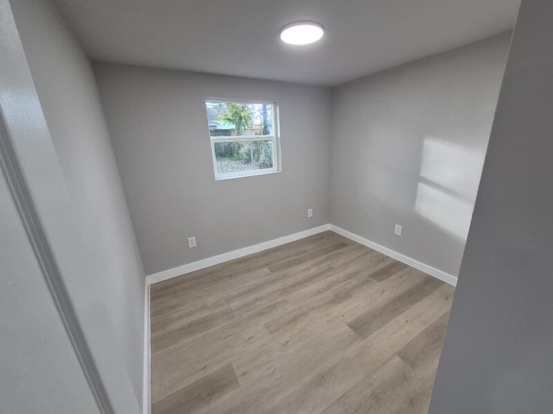 Building Photo - 2209 Gano St