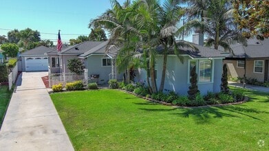 Building Photo - Coming Soon! 3 Bed 1.5 Bath House with Pool!