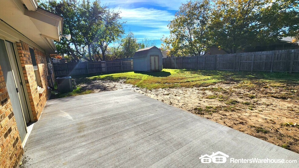 Building Photo - 7517 Oak Ridge Dr
