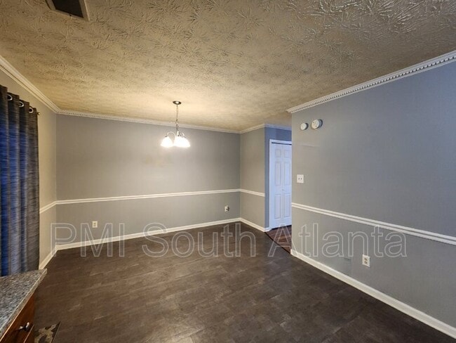 Building Photo - 143 Forrest Ave