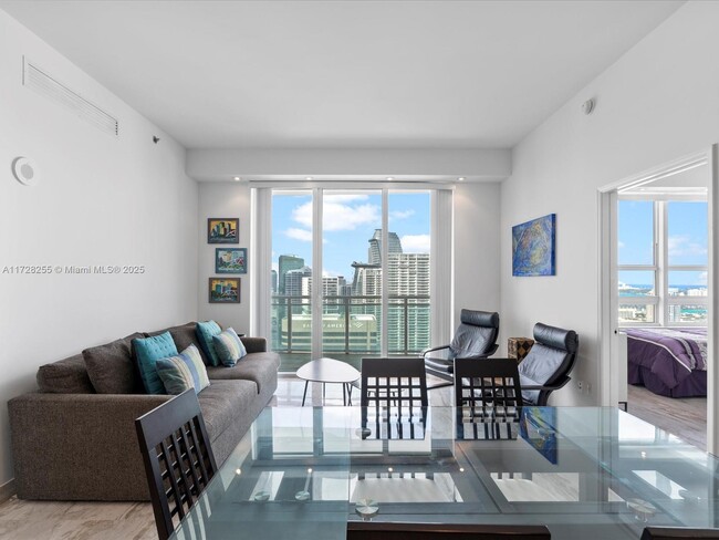 Building Photo - 950 Brickell Bay Dr