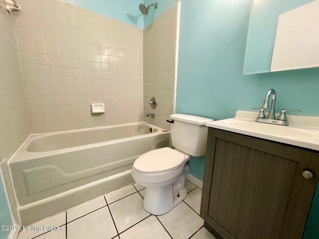 Building Photo - 508 Country Club Dr