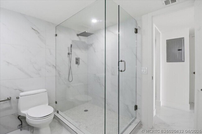 Building Photo - 936 Intracoastal Dr
