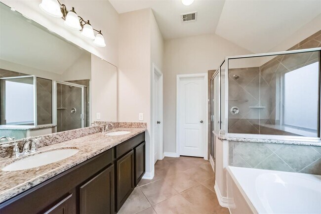 Building Photo - 14711 E Red Bayberry Ct