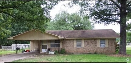 Building Photo - 200 Blackwood Dr