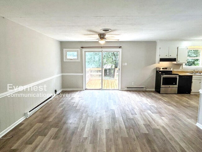 Building Photo - 9307 Shiloh Dr