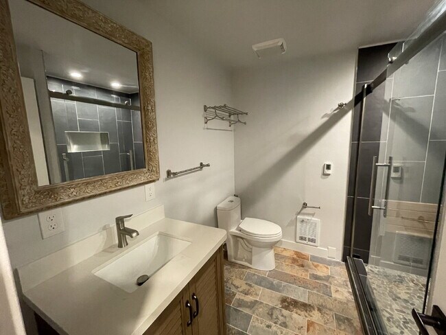 Building Photo - Spacious 2-Bed, 2-Bath Condo in Spokane's ...