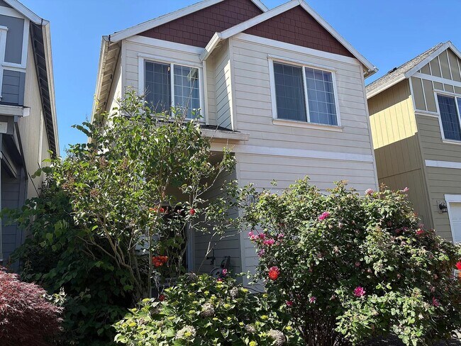 Building Photo - 17644 SW Lawton St