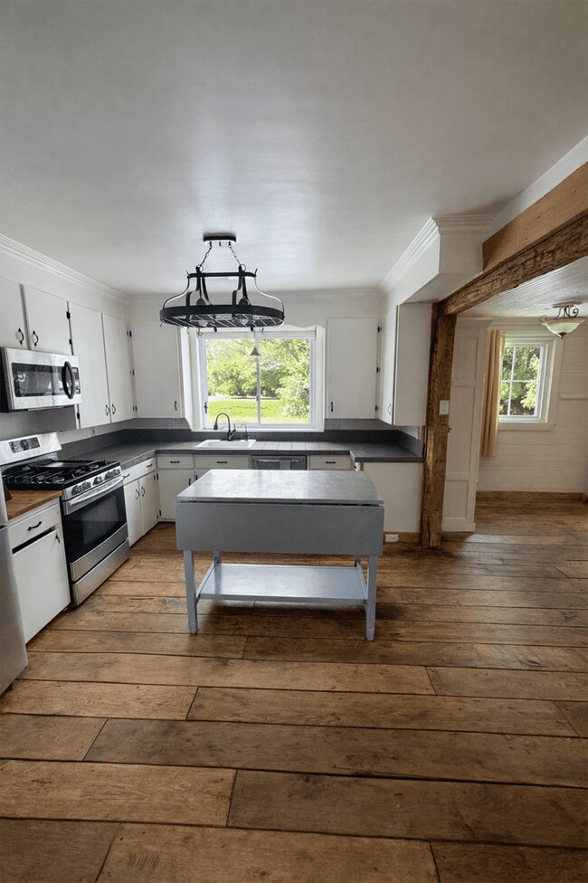 Building Photo - 4935 N Parma Rd