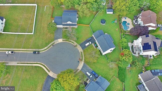 Building Photo - 34 Ashcroft Dr