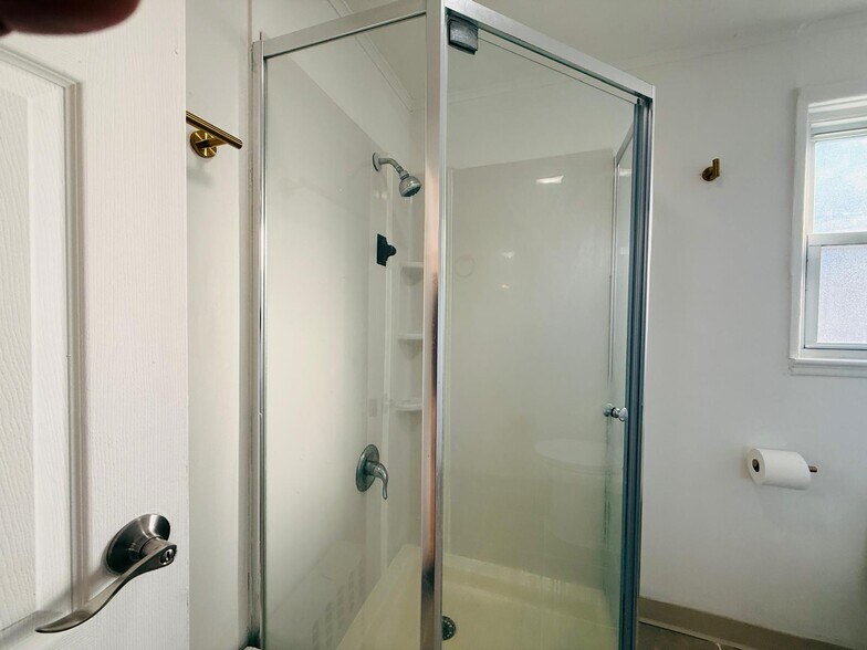 Building Photo - 86 W Main St