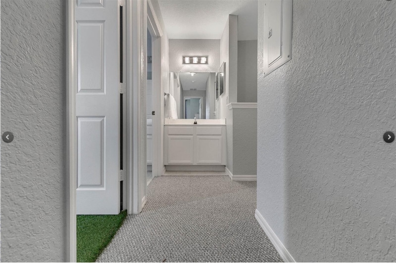 Building Photo - 4561 Yellowgold Rd E