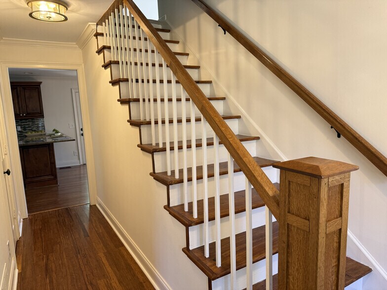 Building Photo - 1610 Old Mill Xing