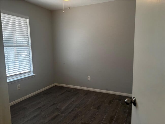 Building Photo - 501 Texas Ave