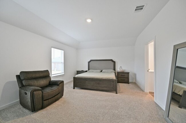 Building Photo - 1139 Hughes Crossing Dr