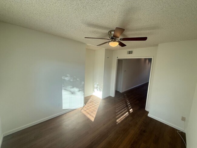 Building Photo - An Amalfi Model for Rent in Leisure Village