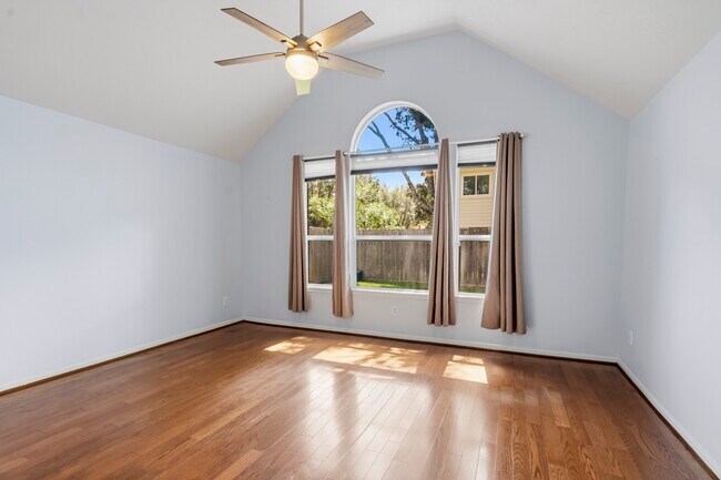 Building Photo - 2123 Mossy Trail Dr