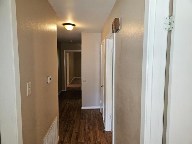 Building Photo - 2100 Colby Dr