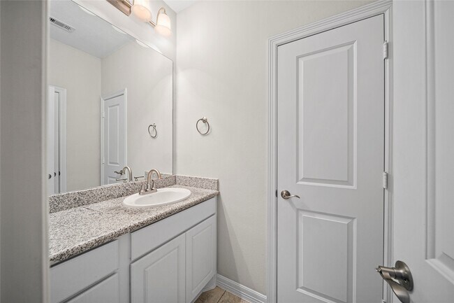 Building Photo - 2823 Maple Oak Ln