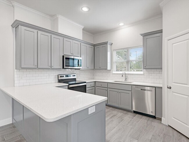 Building Photo - Brand New Luxury Townhouse in North Arlington