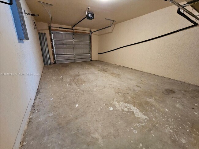 Building Photo - 3820 SW 16th Pl