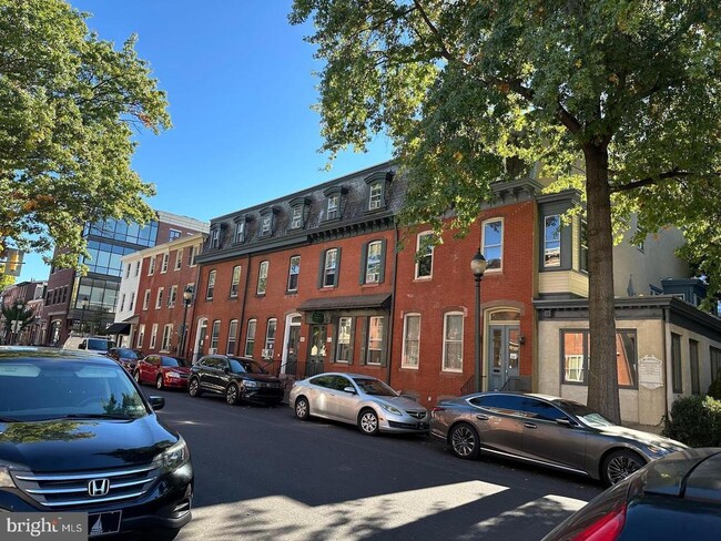 Primary Photo - 208 W Gay St